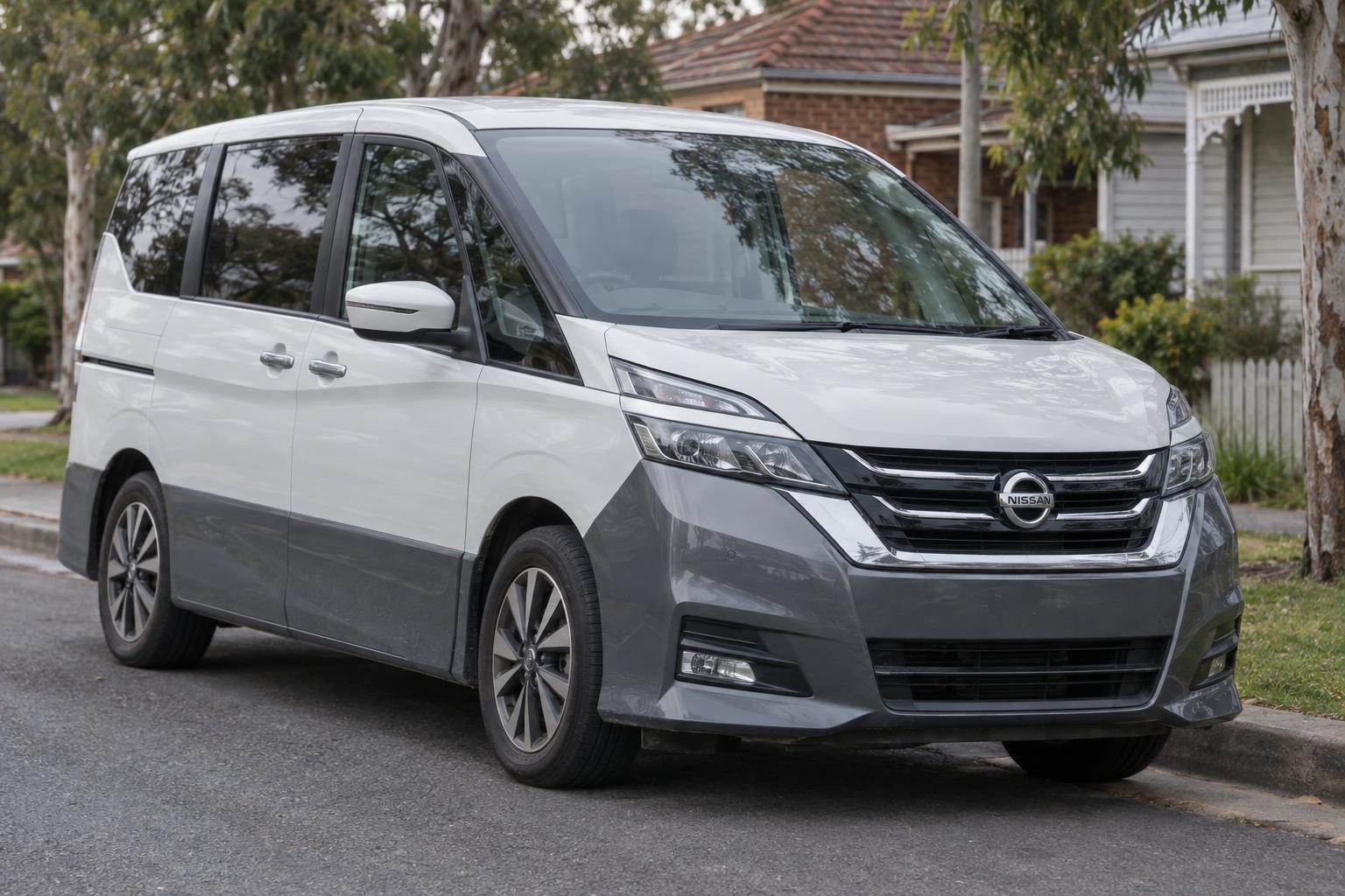 Nissan Serena C27 S-Hybrid, eight-seat people mover with second-row bench