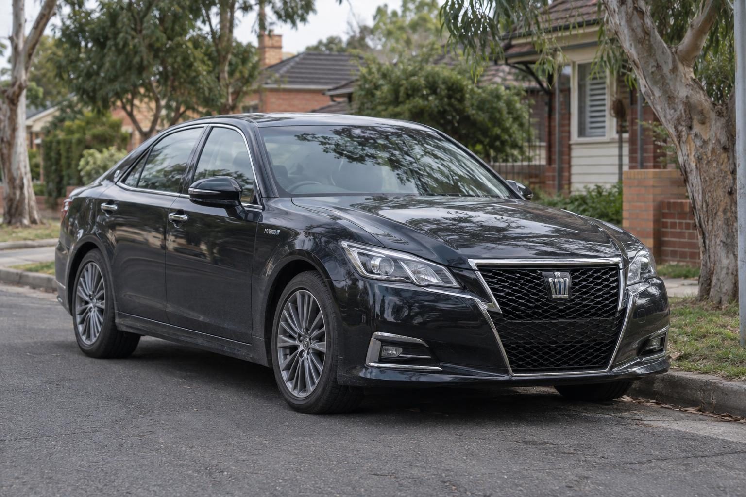 2018 Toyota Crown Hybrid — used car available in Australia
