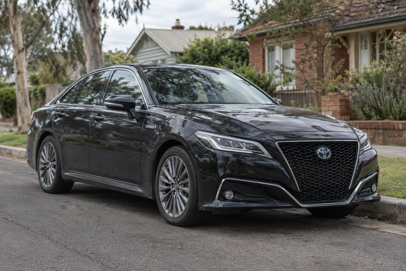 2019 Toyota Crown Hybrid — used car available in Australia
