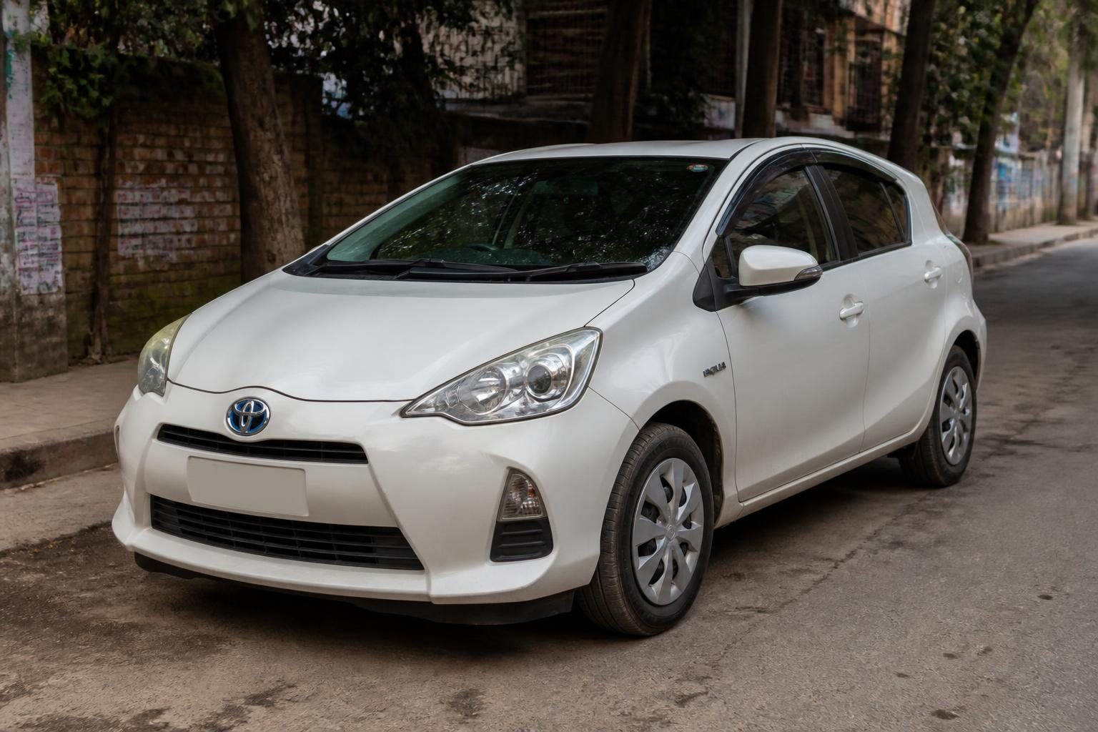 2022 Toyota Aqua — used car available in Bangladesh