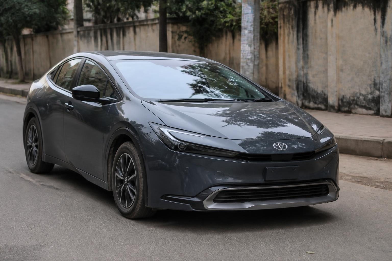 2023 Toyota Prius — used car available in Bangladesh