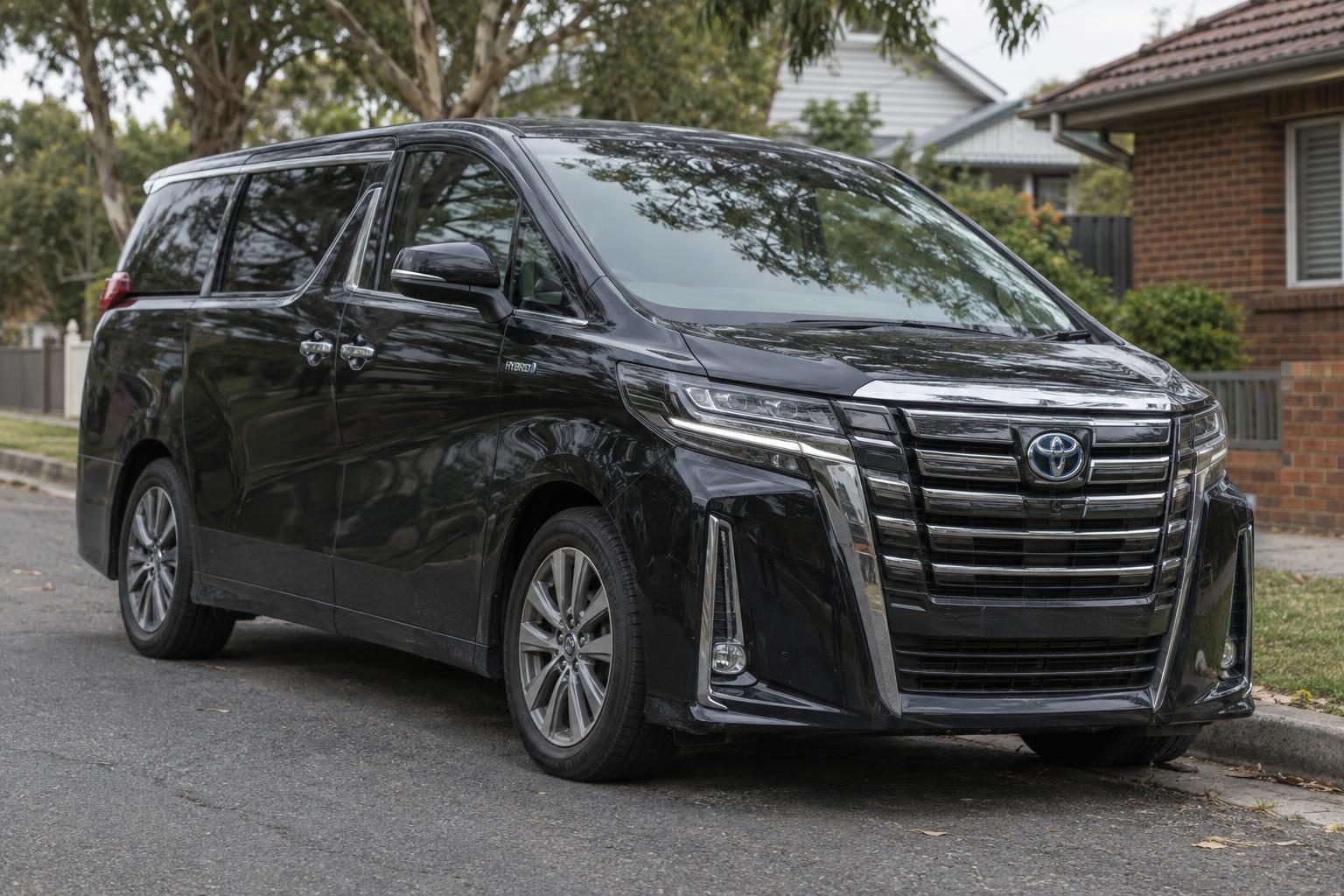 Toyota Alphard — used car available in Australia