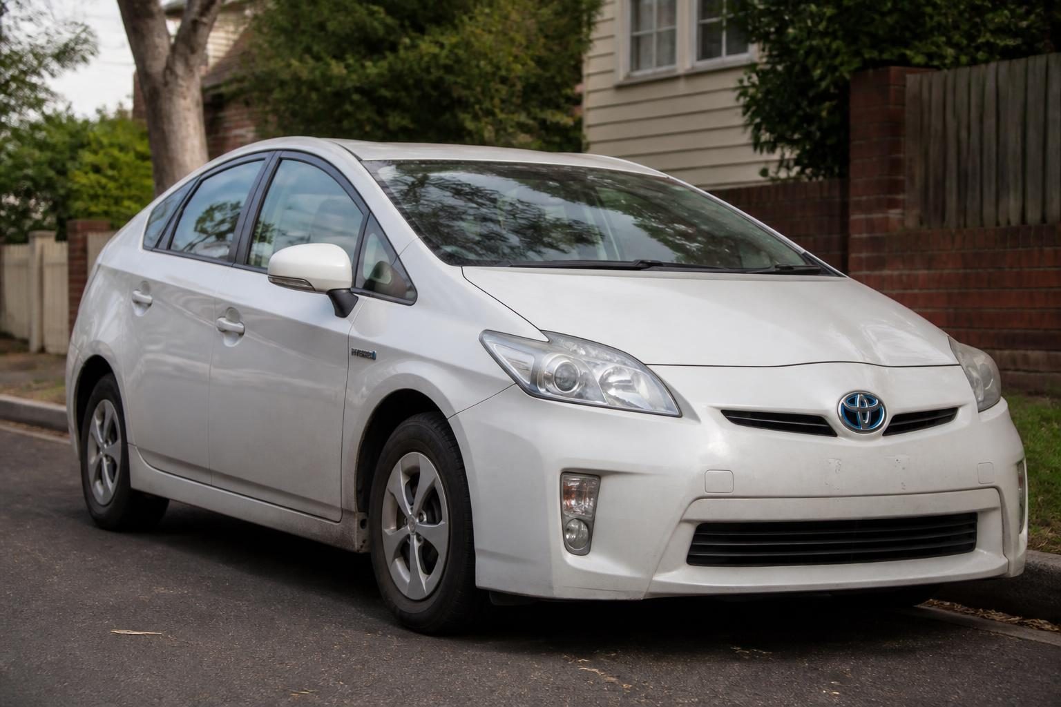 2013 Toyota Prius S Hybrid — used car available in Australia