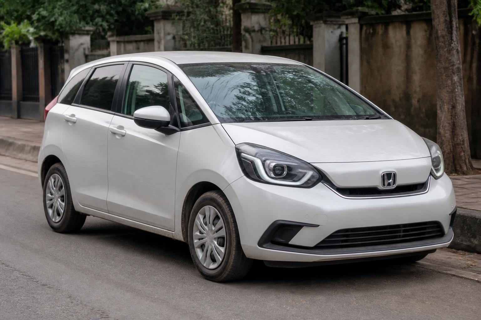 2022 Honda Fit — used car available in Bangladesh