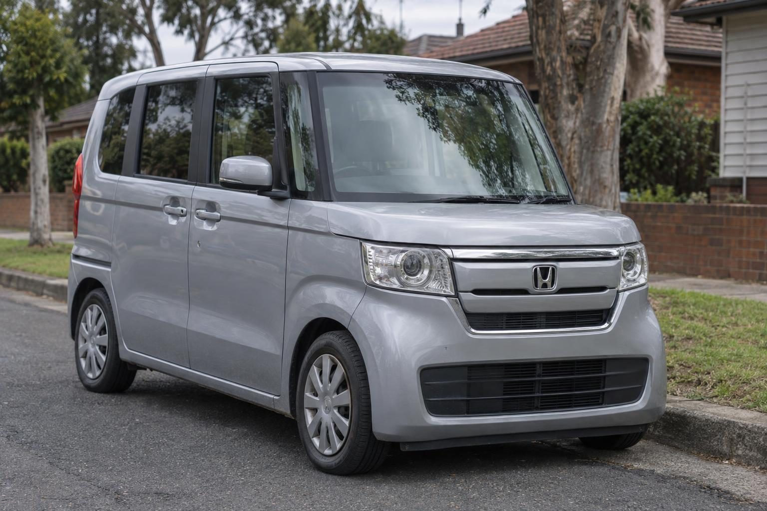 2021 Honda N-Box Custom L JF3 at 26,612 km, the mid-range variant most Australian buyers choose