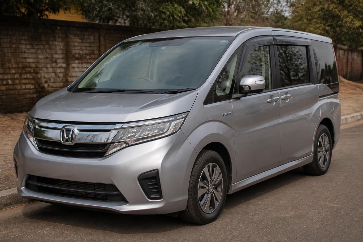 2017 HONDA Stepwagon — used car available in Malawi