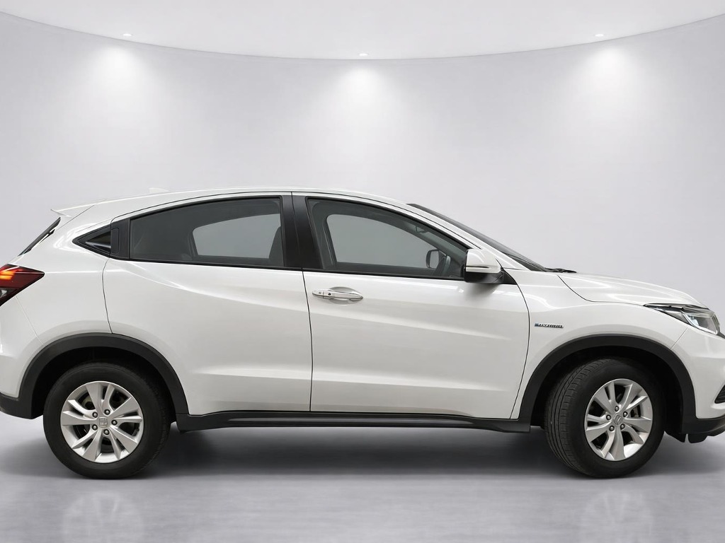 2019 Honda Vezel X side exterior photo 2