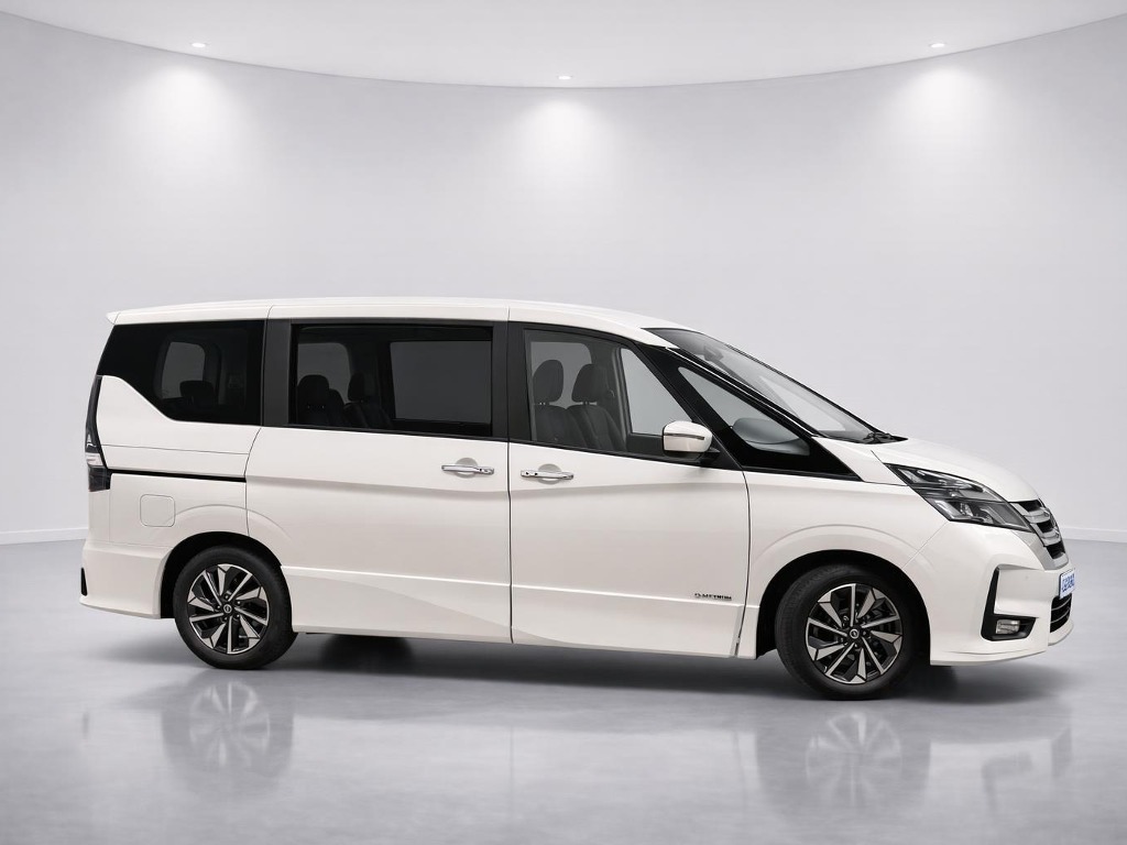 2021 Nissan Serena Highway Star V side exterior photo 2