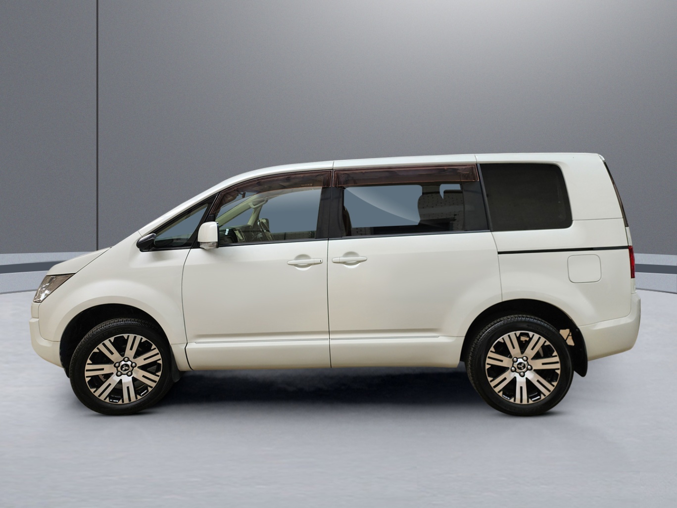 2014 Mitsubishi Delica CV1W, 4N14 vehicle photo photo 3