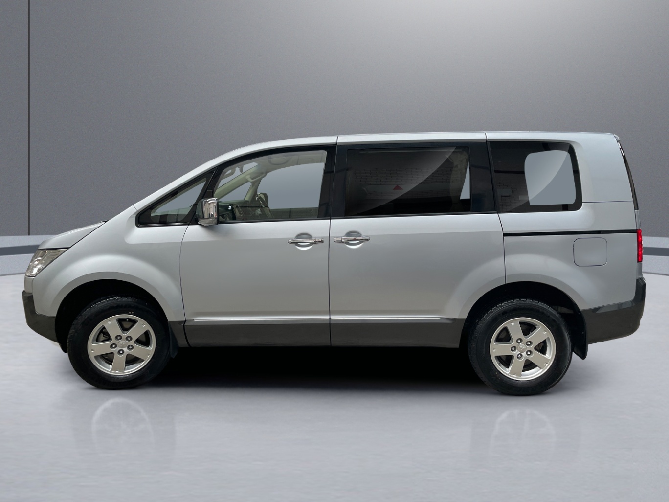 2015 Mitsubishi Delica Hybrid 2.2 L Wagon 8-Seater, CV1W, 4N14 vehicle photo photo 3