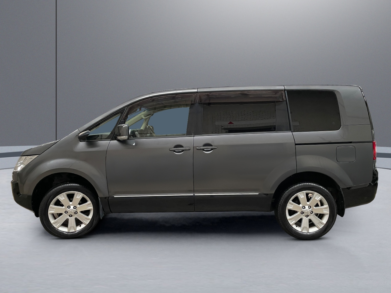 2017 Mitsubishi Delica D:5 D Power Package vehicle photo photo 3