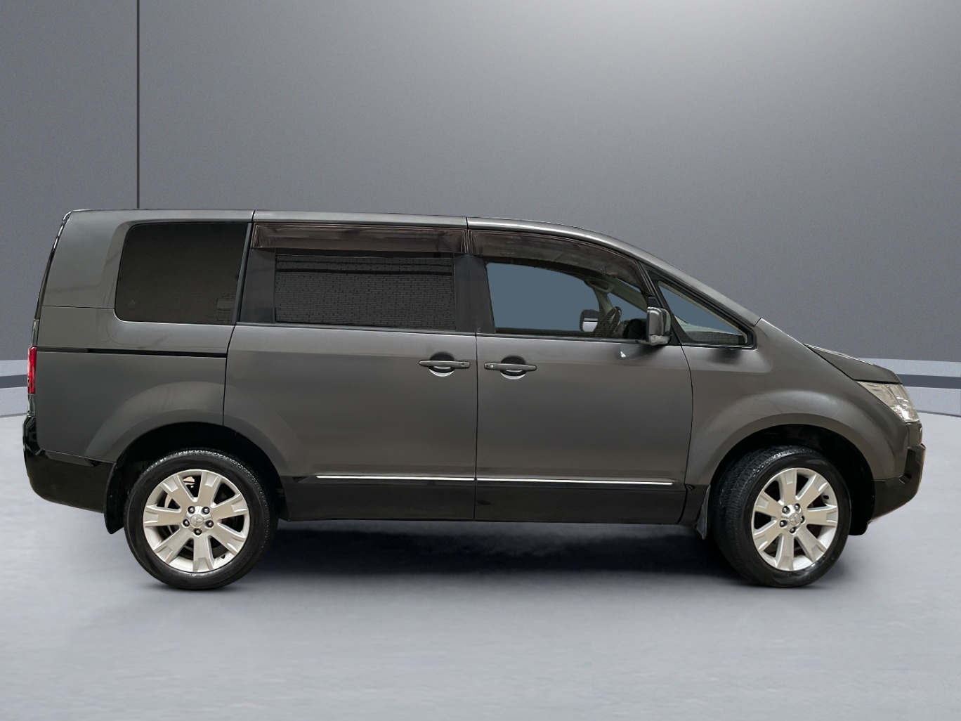 2017 Mitsubishi Delica D:5 D Power Package vehicle photo photo 7