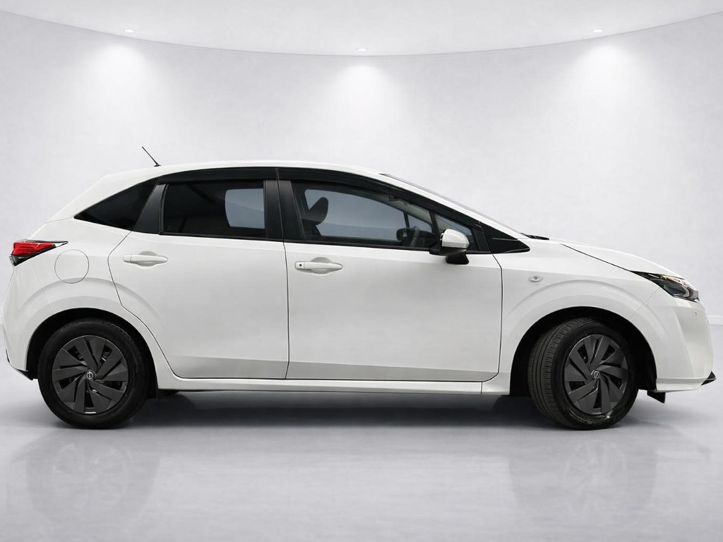 2021 Nissan Note X side exterior photo 2