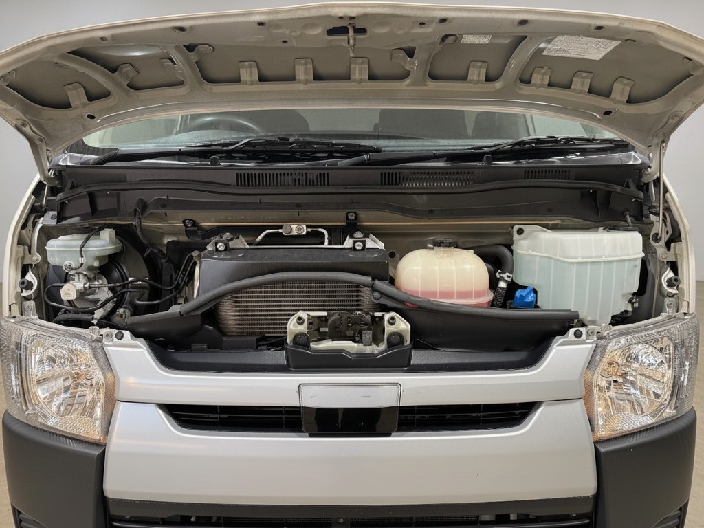 2019 Toyota Hiace DX 4WD engine bay photo 2