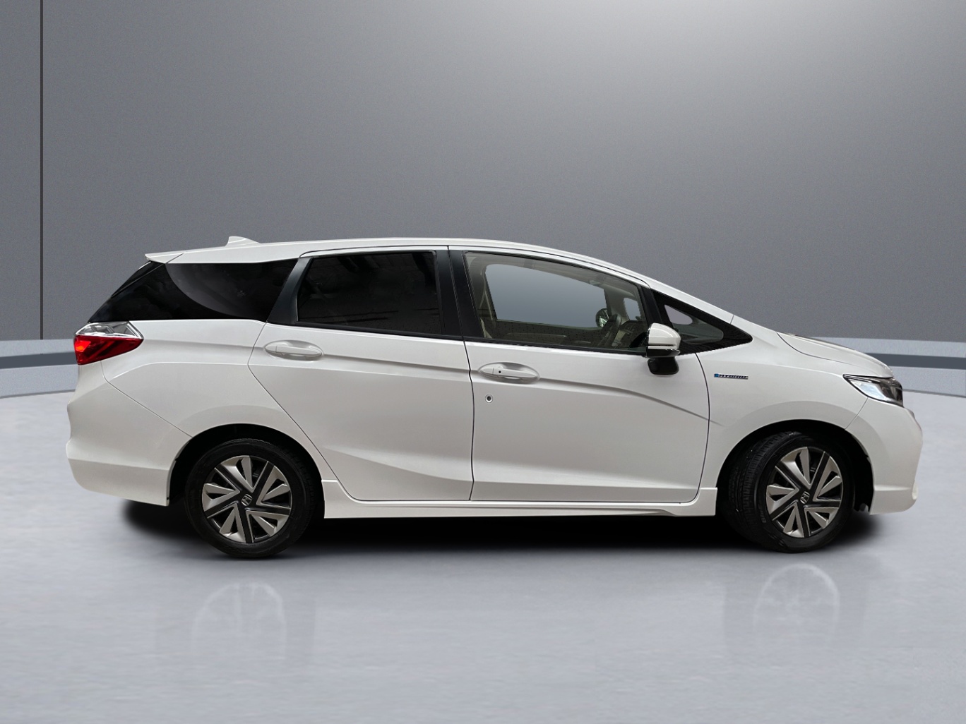 2015 Honda Shuttle Hybrid Wagon GP7 1.5L LEB vehicle photo photo 6