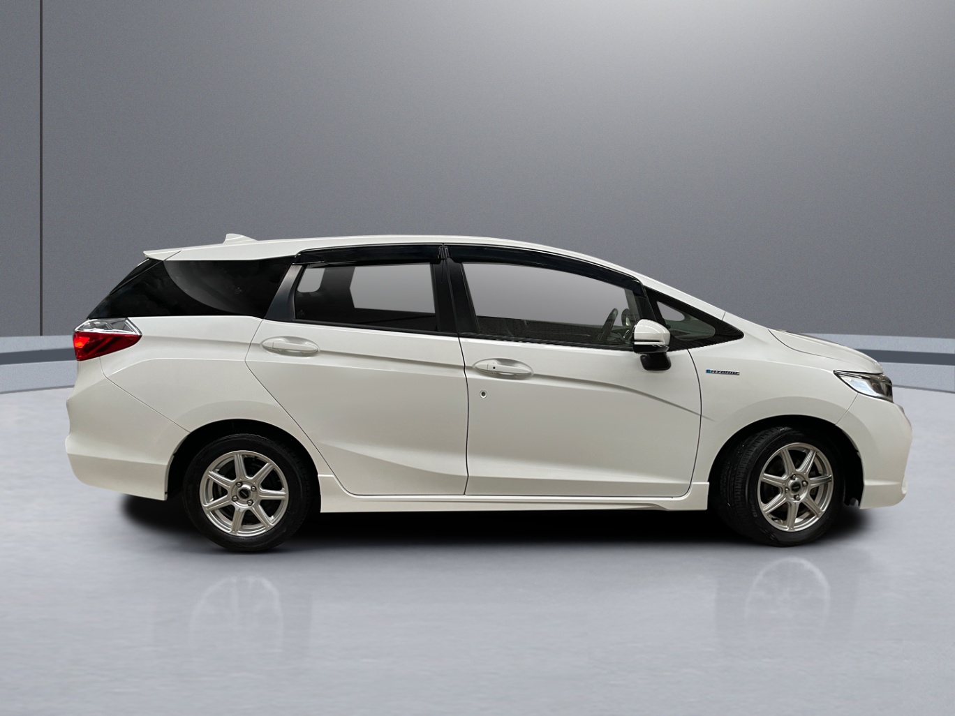 2016 Honda Shuttle Hybrid Wagon GP7 1.5L LEB vehicle photo photo 6