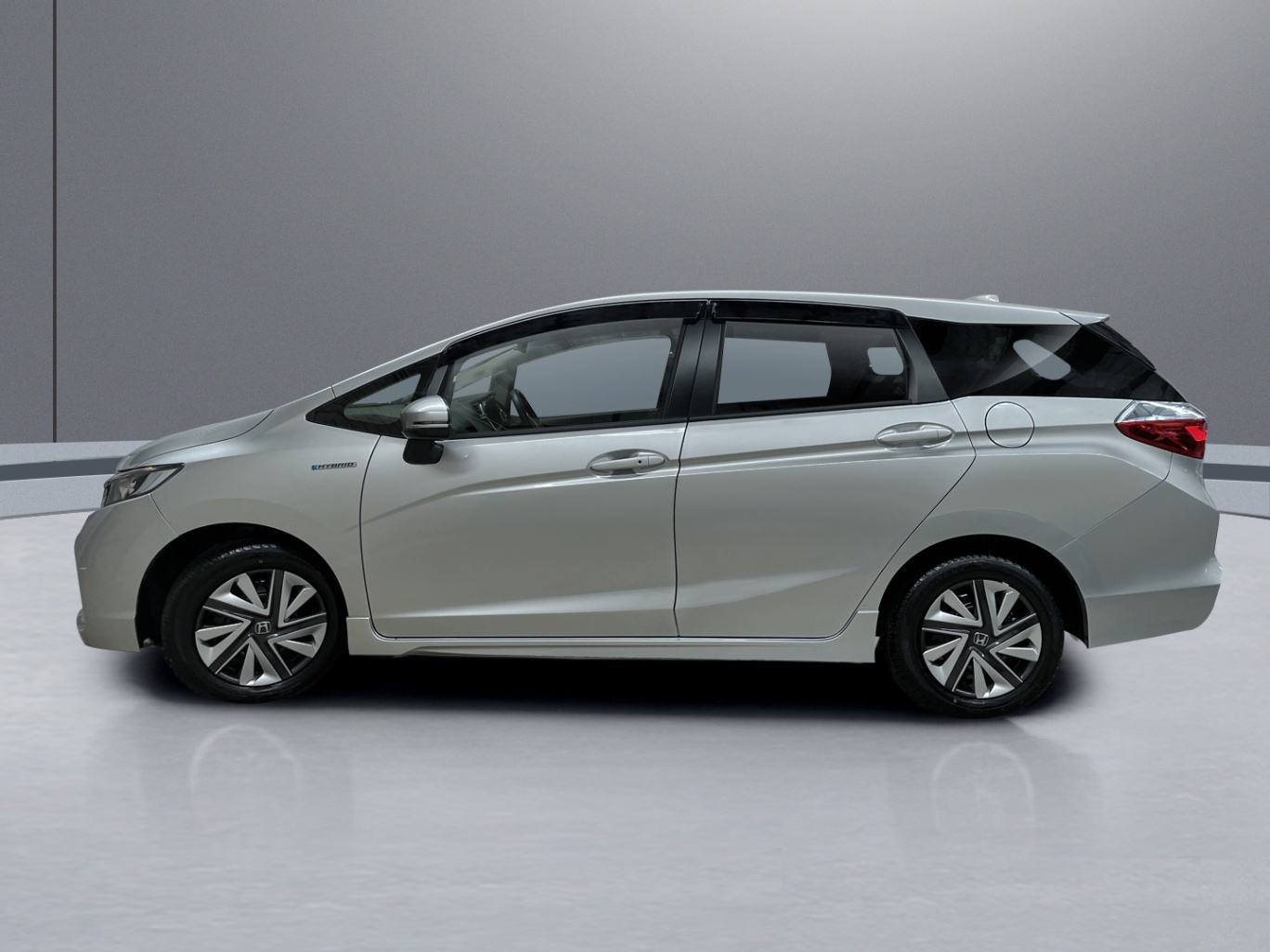 2016 Honda Shuttle Hybrid vehicle photo photo 3