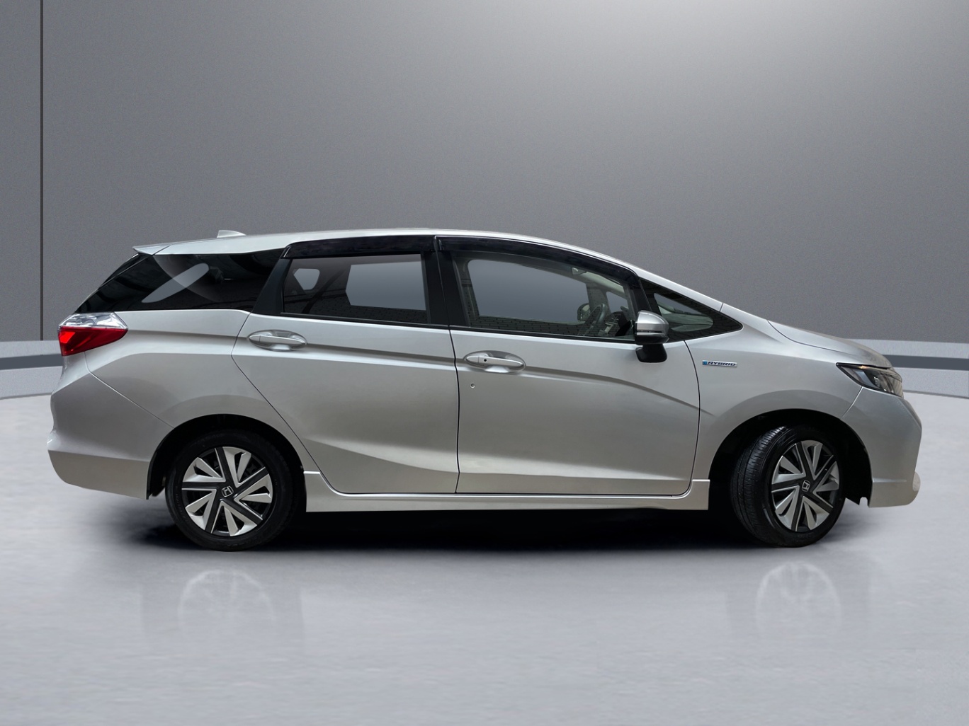 2016 Honda Shuttle Hybrid vehicle photo photo 6