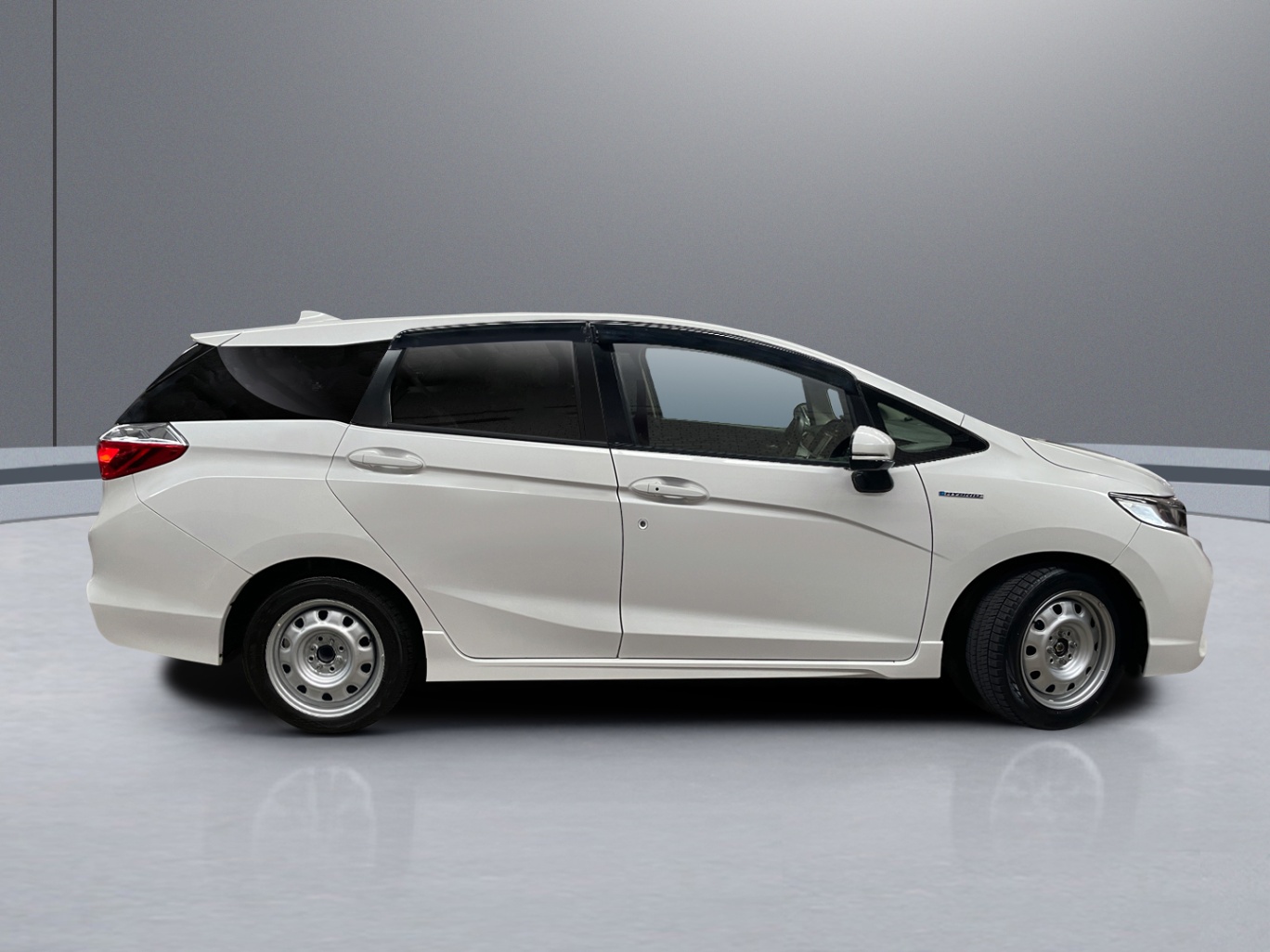 2016 Honda Shuttle Hybrid vehicle photo photo 6