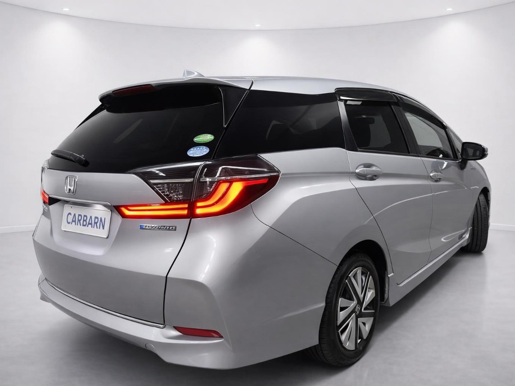 2020 Honda Shuttle Hybrid Honda Sensing rear exterior photo 3