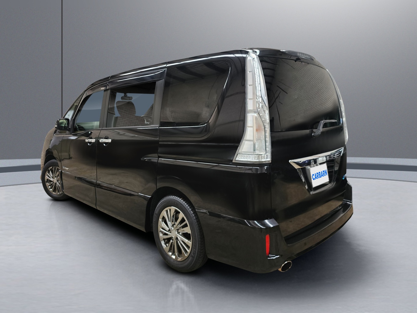 2014 Nissan Serena Hybrid vehicle photo photo 4