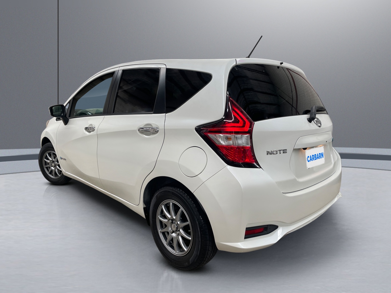 2017 Nissan Note e-POWER X vehicle photo photo 4