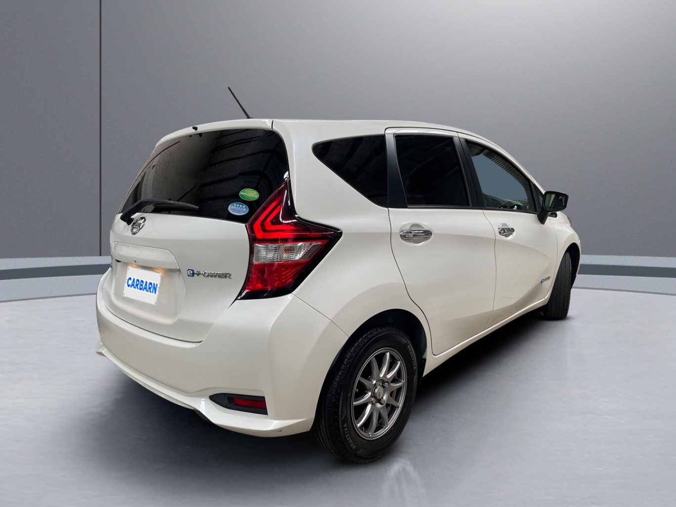 2017 Nissan Note e-POWER X vehicle photo photo 6