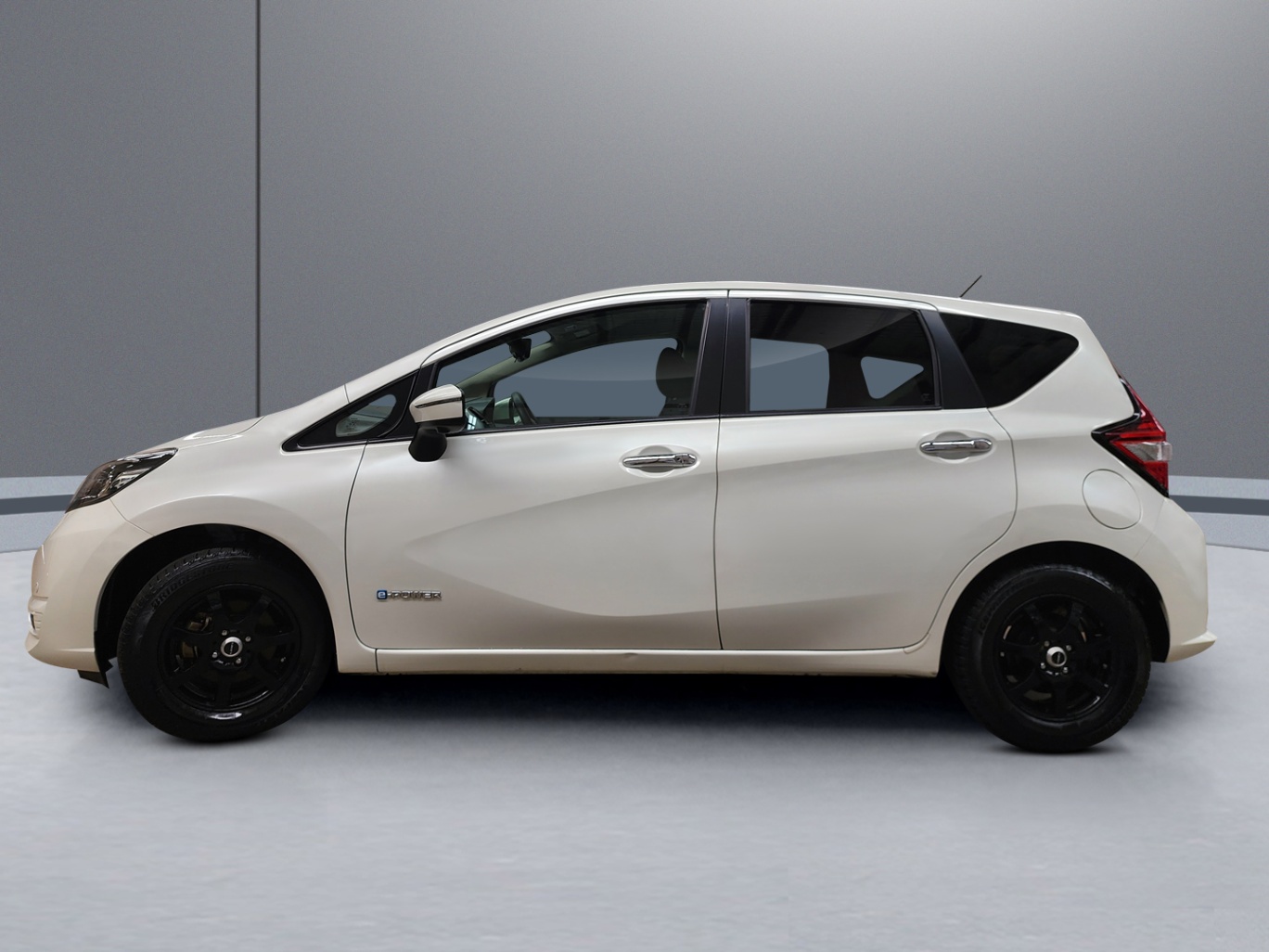 2019 Nissan Note e-POWER X vehicle photo photo 3