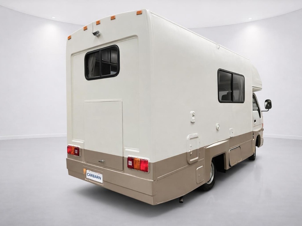1996 Toyota Hiace Motorhome rear exterior photo 2