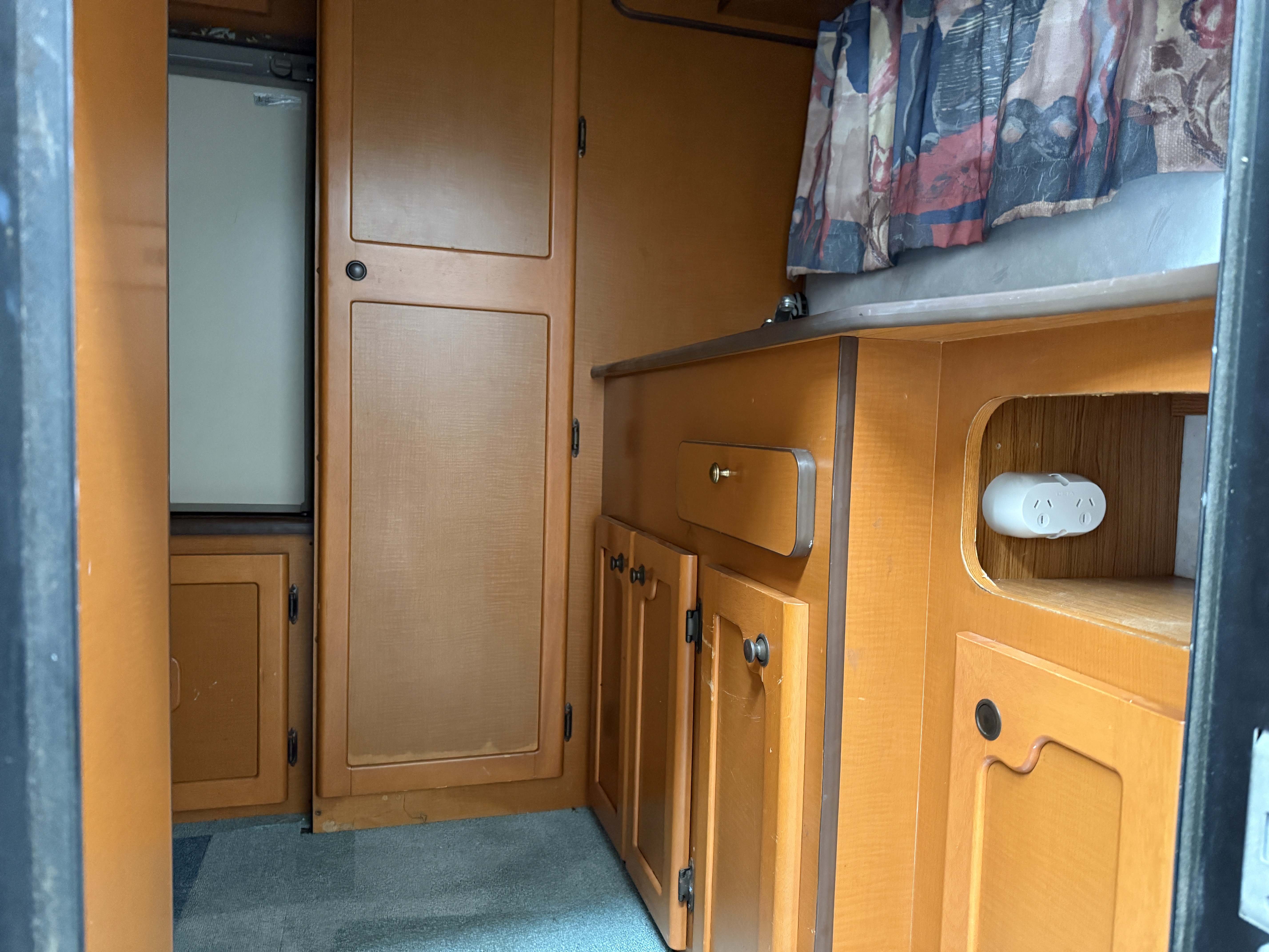 1999 Toyota Camroad Motorhome vehicle photo photo 4