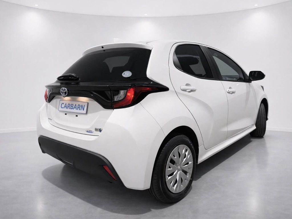 2023 Toyota Yaris Hybrid X 4WD rear exterior photo 3