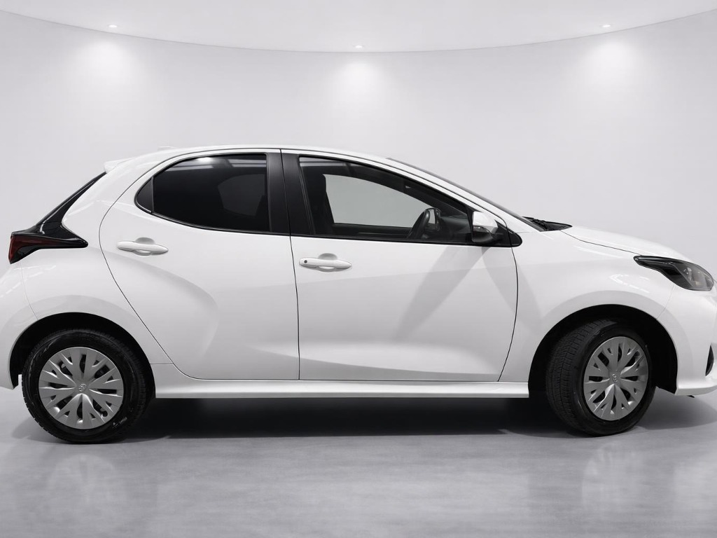 2022 Toyota Yaris Hybrid X AWD side exterior photo 2