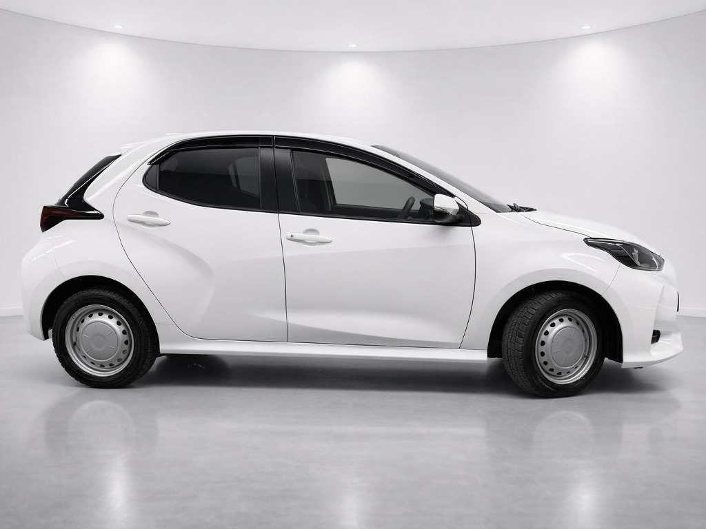 2023 Toyota Yaris Hybrid X 4WD vehicle photo photo 7