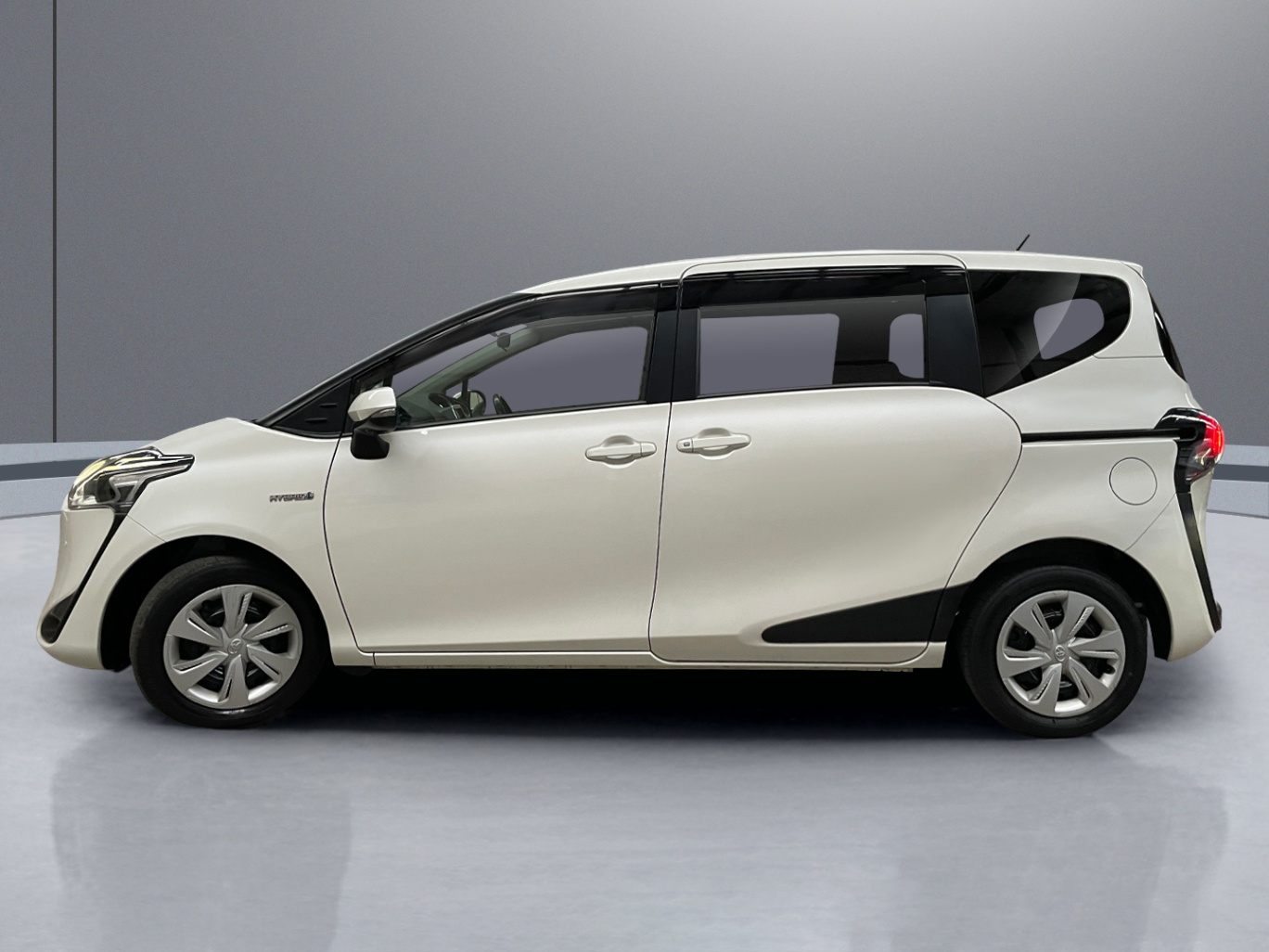2018 Toyota Sienta Hybrid Wagon 1.5L NHP170, 1NZ-FXE vehicle photo photo 3