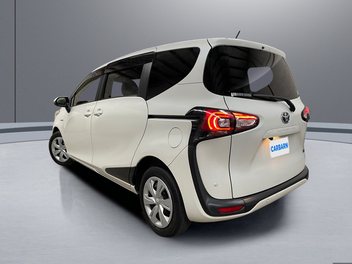 2018 Toyota Sienta Hybrid Wagon 1.5L NHP170, 1NZ-FXE vehicle photo photo 4