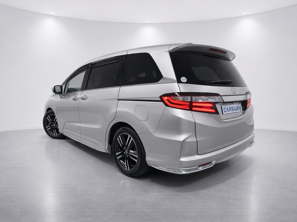 2017 Honda Odyssey Hybrid rear exterior