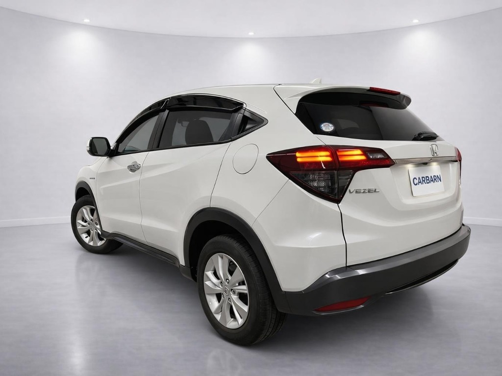 2019 Honda Vezel X rear exterior