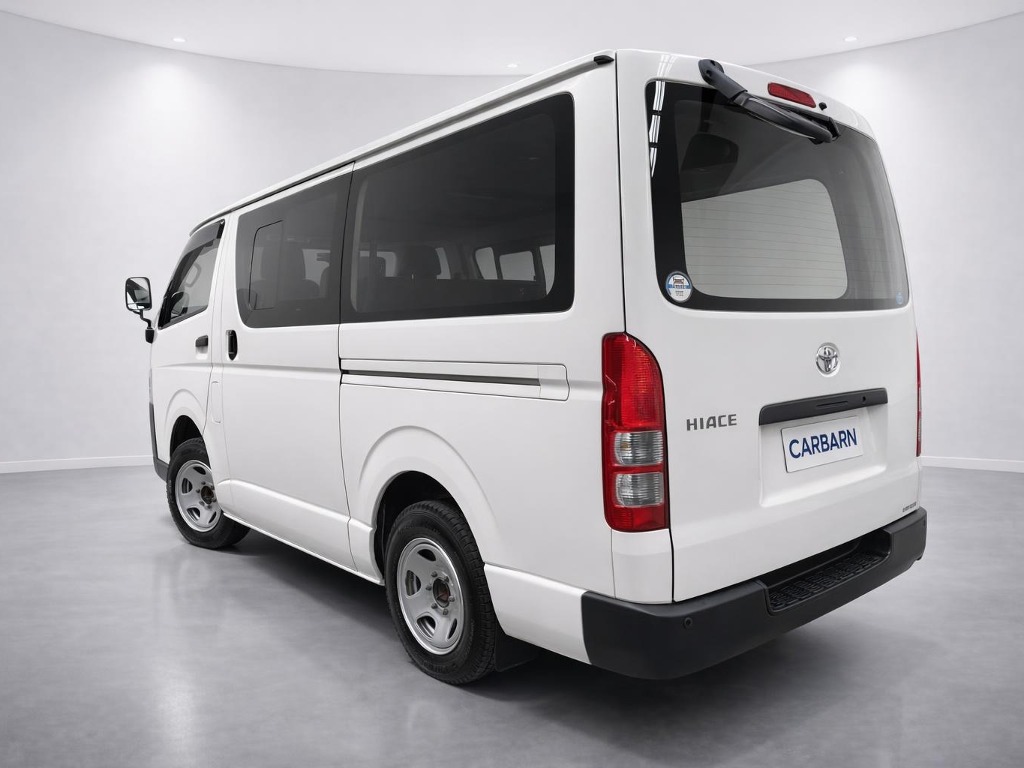 2020 Toyota Hiace DX vehicle photo photo 4
