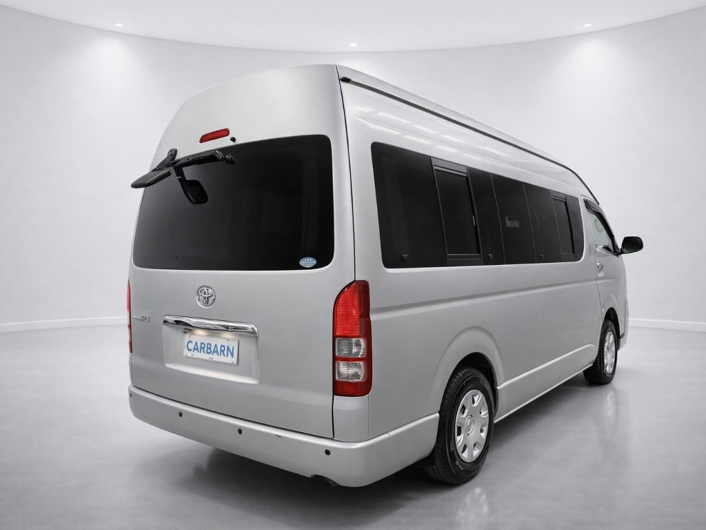 2007 Toyota Hiace Campervan rear exterior photo 3