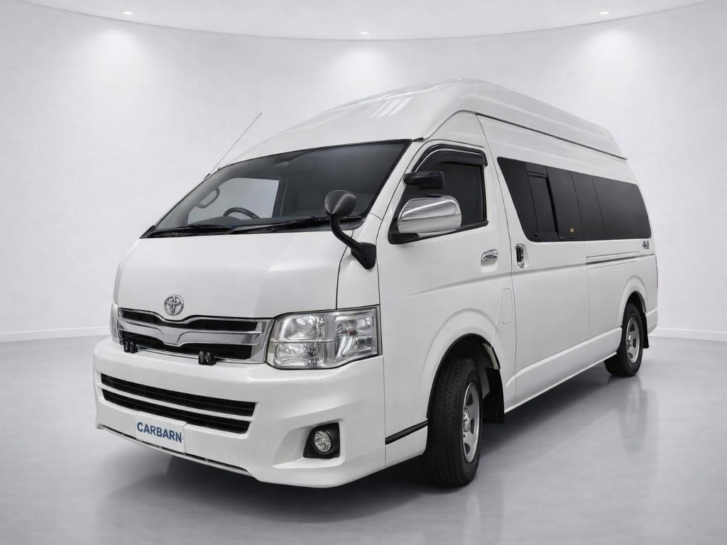 2013 Toyota Hiace DX side exterior photo 2