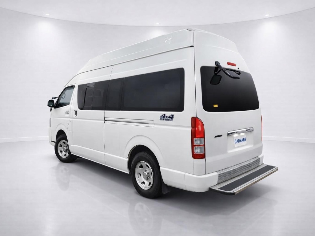 2013 Toyota Hiace DX side exterior photo 4