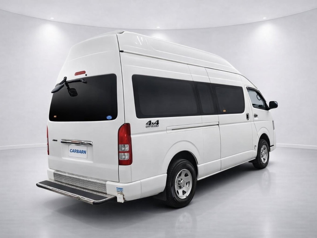 2013 Toyota Hiace DX side exterior photo 5