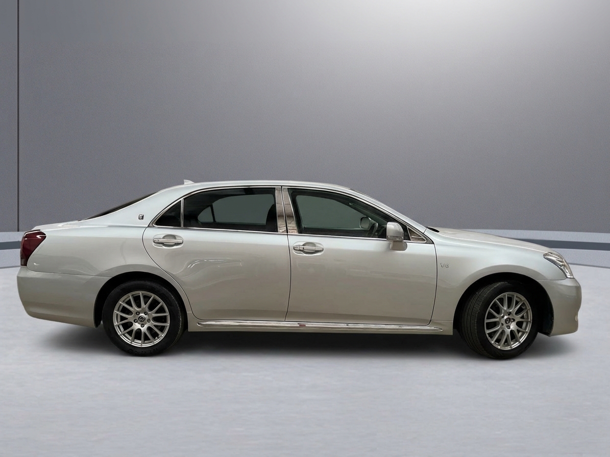 2011 Toyota Crown Majesta A Type vehicle photo photo 7