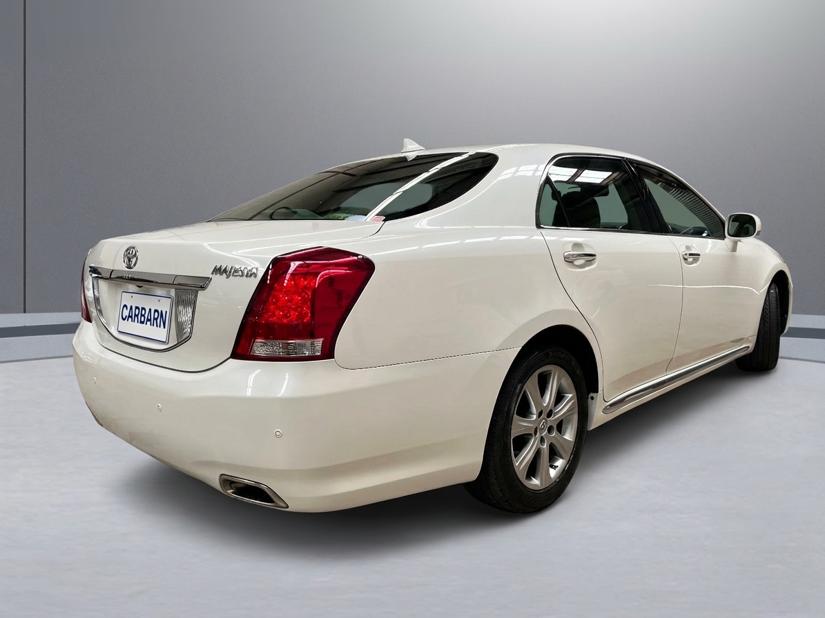 2012 Toyota Crown Majesta 4D vehicle photo photo 6