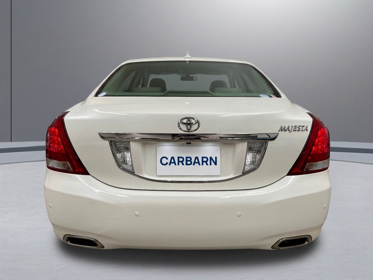 2012 Toyota Crown Majesta 4D vehicle photo photo 5