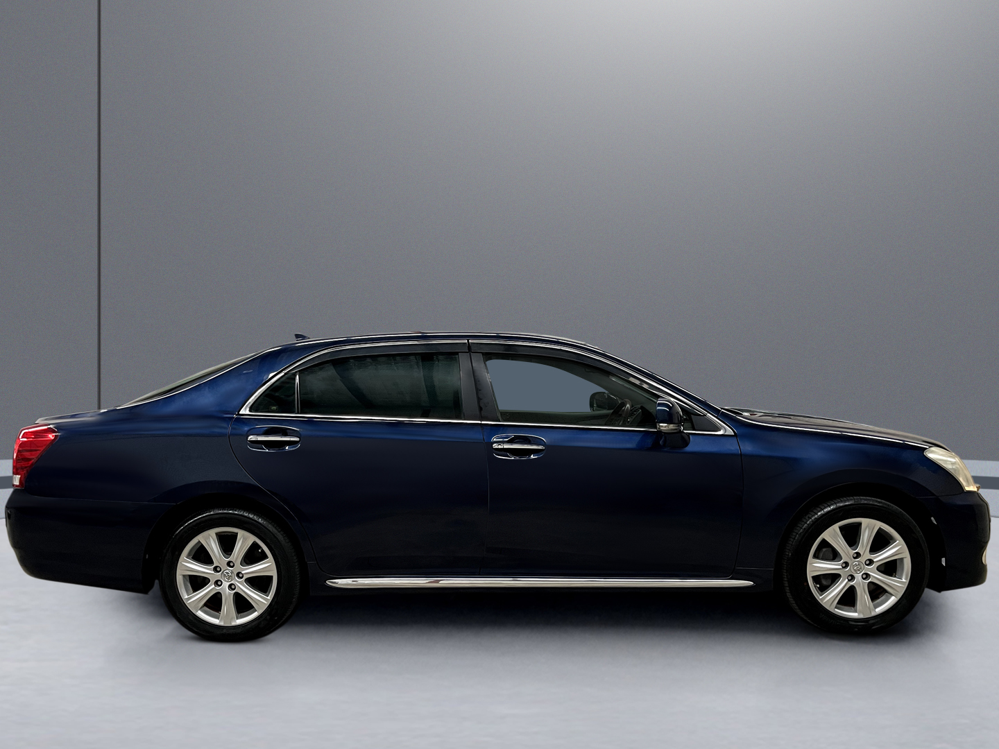 2012 Toyota Crown Majesta G Type vehicle photo photo 7