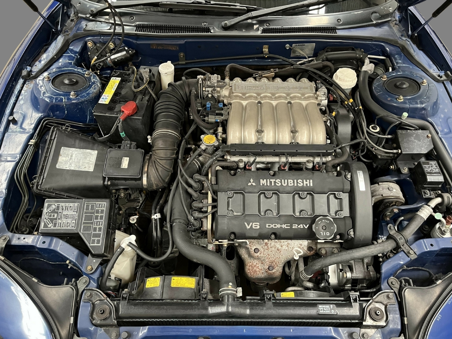 1995 Mitsubishi GTO 4WD engine bay
