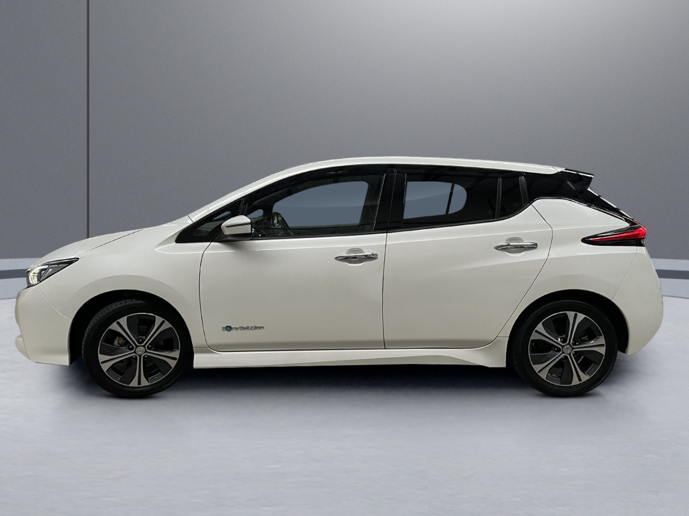 2018 Nissan Leaf X vehicle photo photo 3