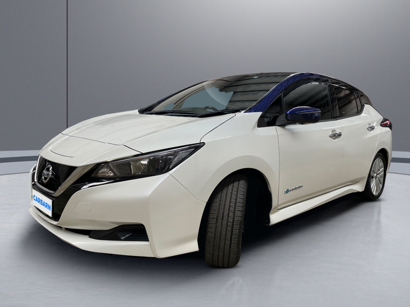 2018 Nissan Leaf Electric Hatchback ZE1, EM57 vehicle photo photo 2