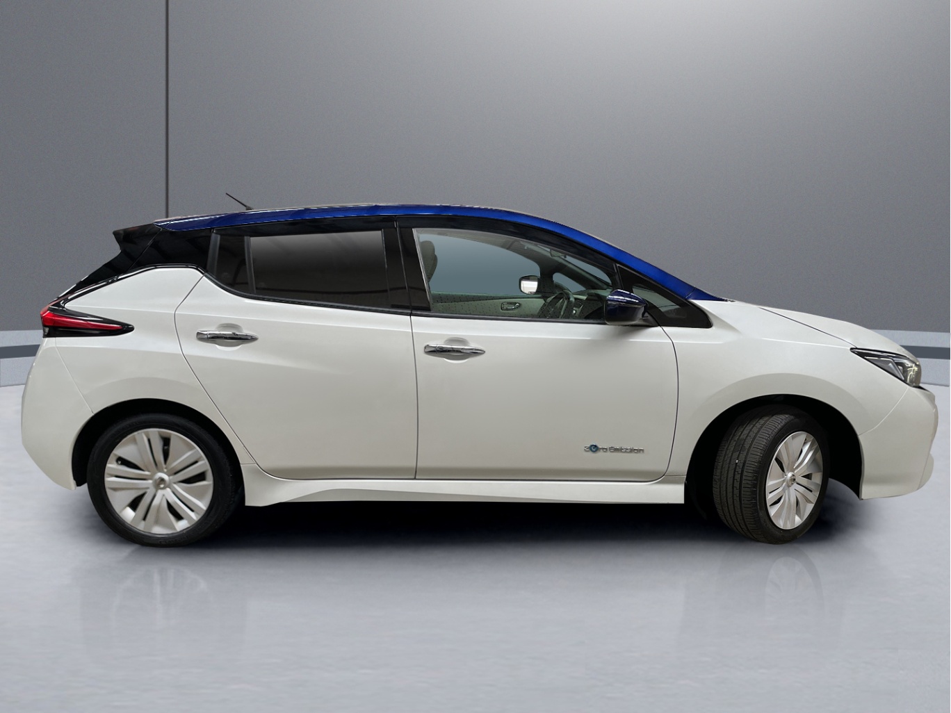 2018 Nissan Leaf Electric Hatchback ZE1, EM57 vehicle photo photo 7